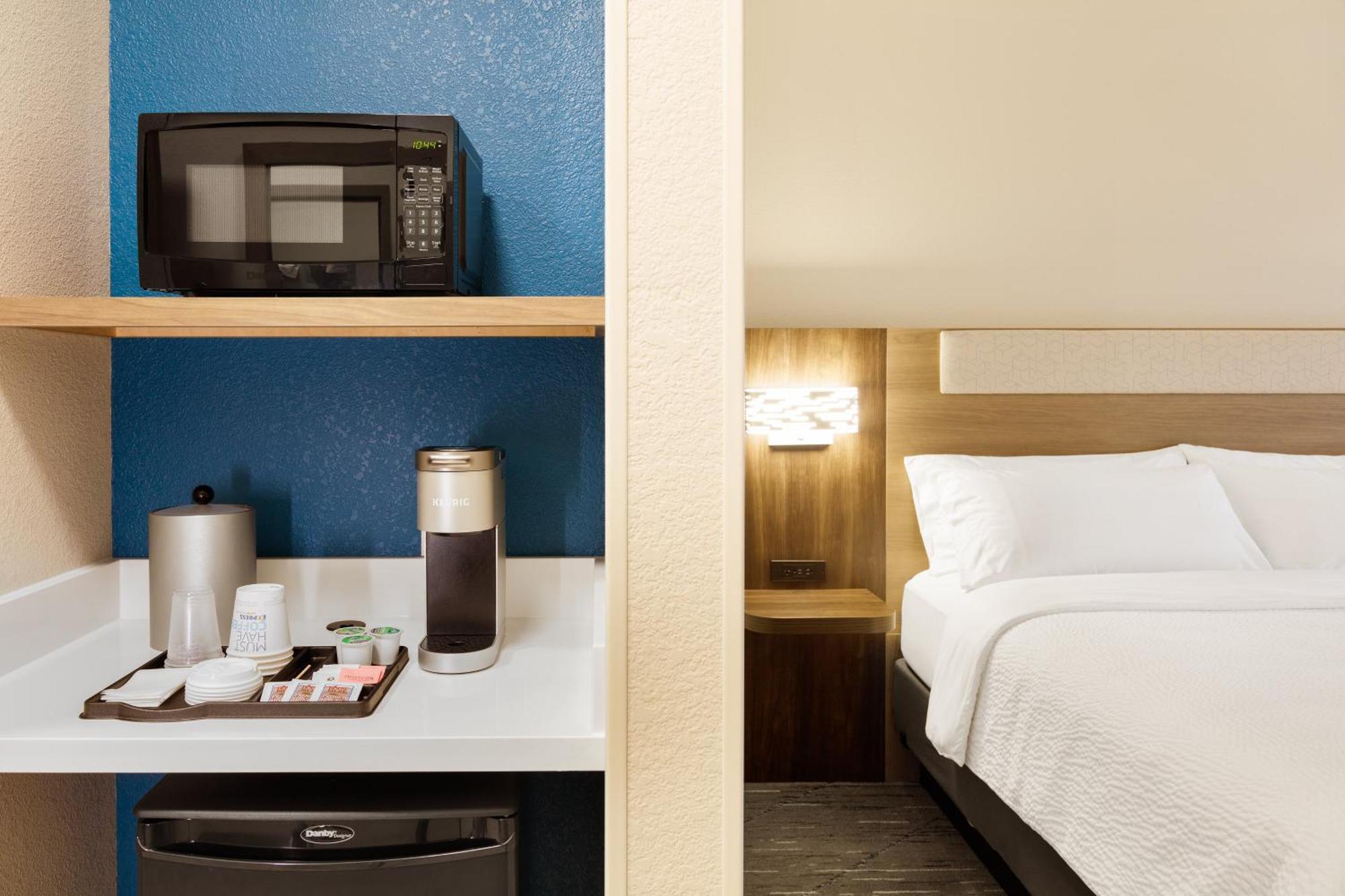 Holiday Inn Express & Suites Hawthorne - Elmsford North By Ihg Exterior foto